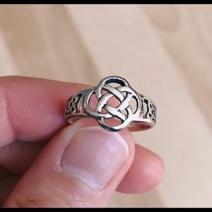 Celtic knot ring
